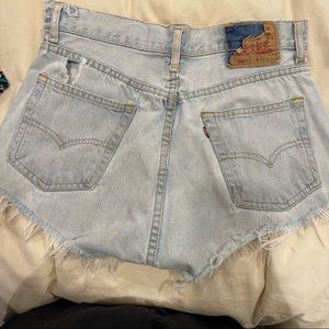 LEVIS 501 DISTRESS SHORTS